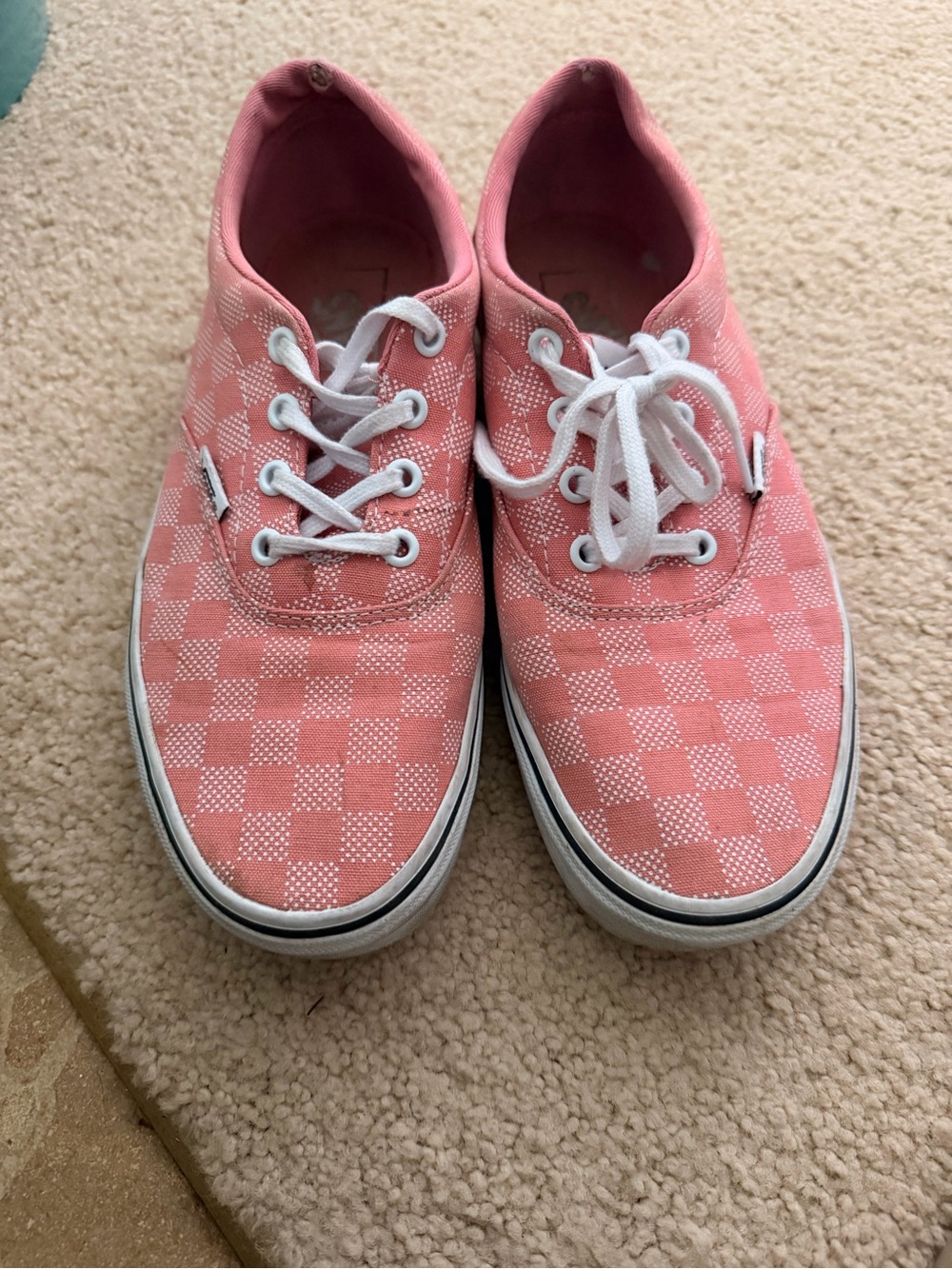 Vans authentic Women’s Low-Top Canvas Sneakers in Coral Pink